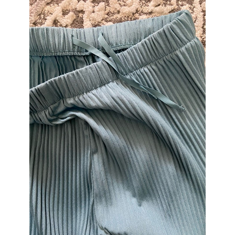 Preloved celana Kulot plisket Uniqlo