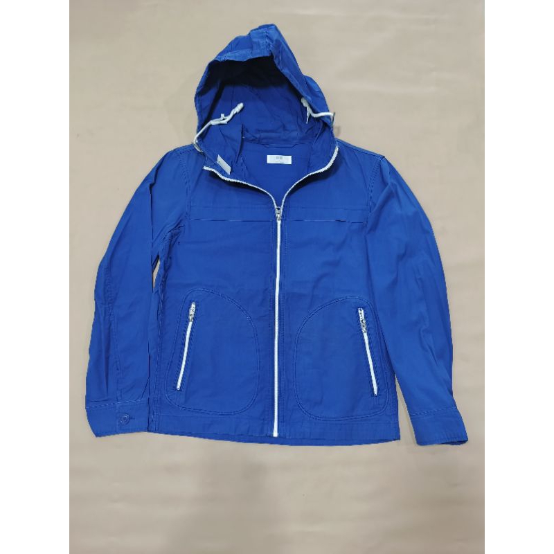 Jaket pria dan wanita UNIQLO original berkualitas