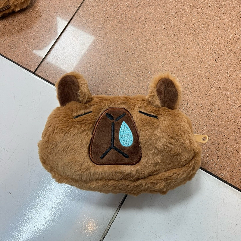 

PENCASE / POUCH CAPYBARA / KOTAK PENSIL / BAHAN BULU LEMBUT IMPORT