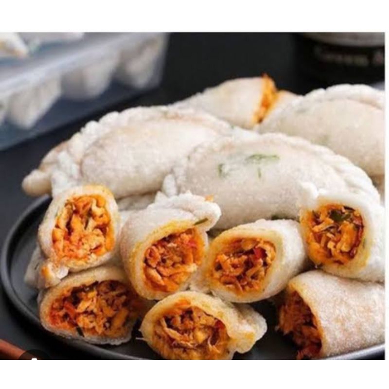 

cireng ayam suwir premium ukuran kecil isi 8pcs dan yg ukuran sedang isi 4pcs