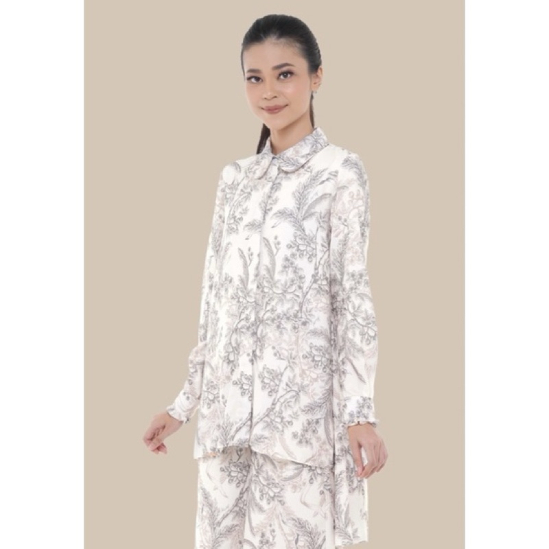 Preloved Ruby Tunik Wearing Klamby Size L White Marble