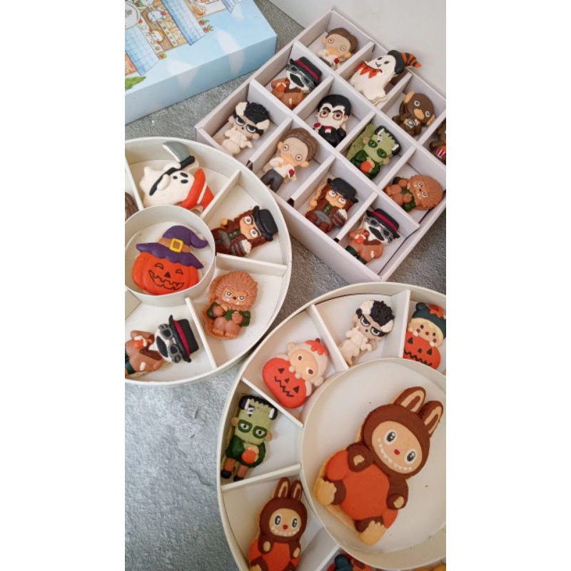 

Box of 9 halloween