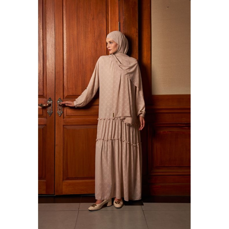 NEW VZ SIGNATURE EMBOSSED DRESS TRAVERTINE