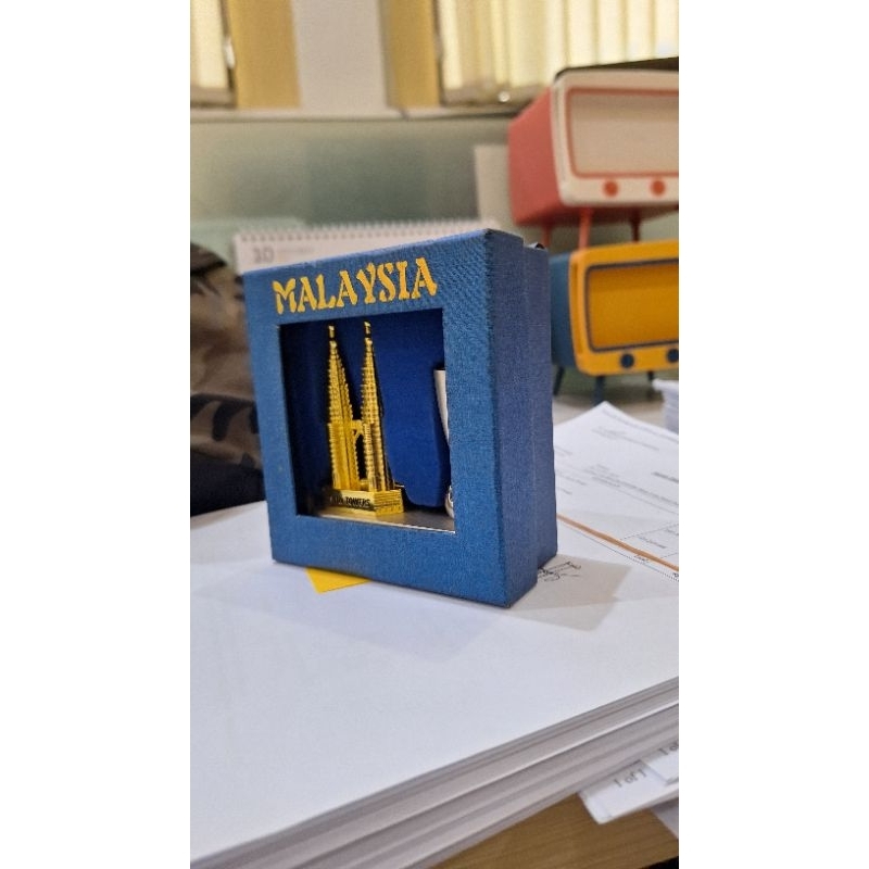 MINIATUR MENARA PETRONAS