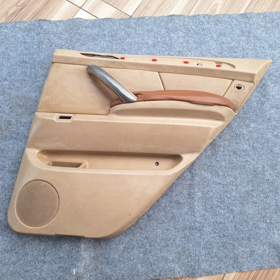 Doortrim Belakang Kanan BMW X5 E53