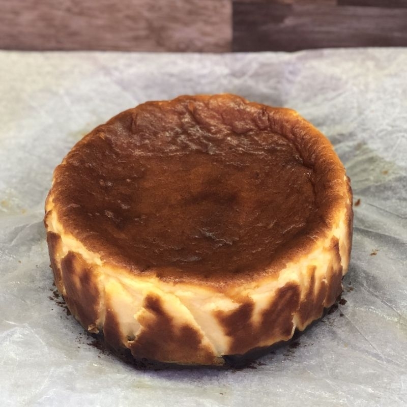 

Brownies Basque Burnt Cheesecake Bulat