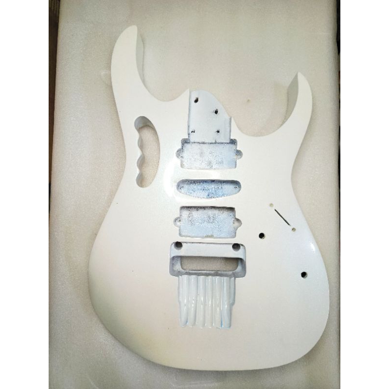 body gitar model ibanez jem putih mutiara