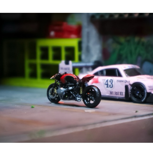 Figure 1/64 motor bmw r9 lbwk rwb high detail premium