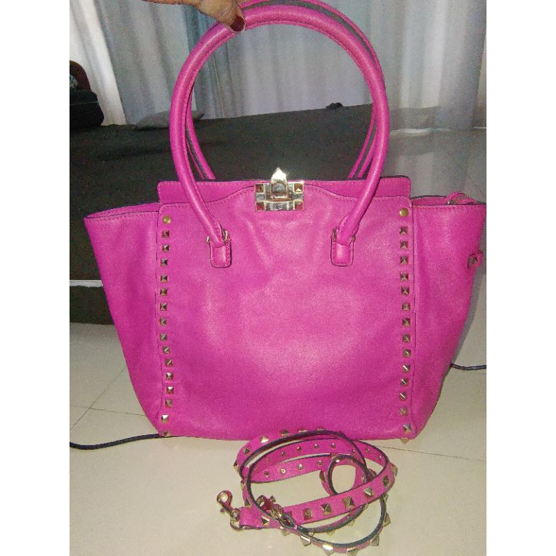 (Preloved Pedas) Valentino** Garavani** Fuschia Rockstud Tote Bag