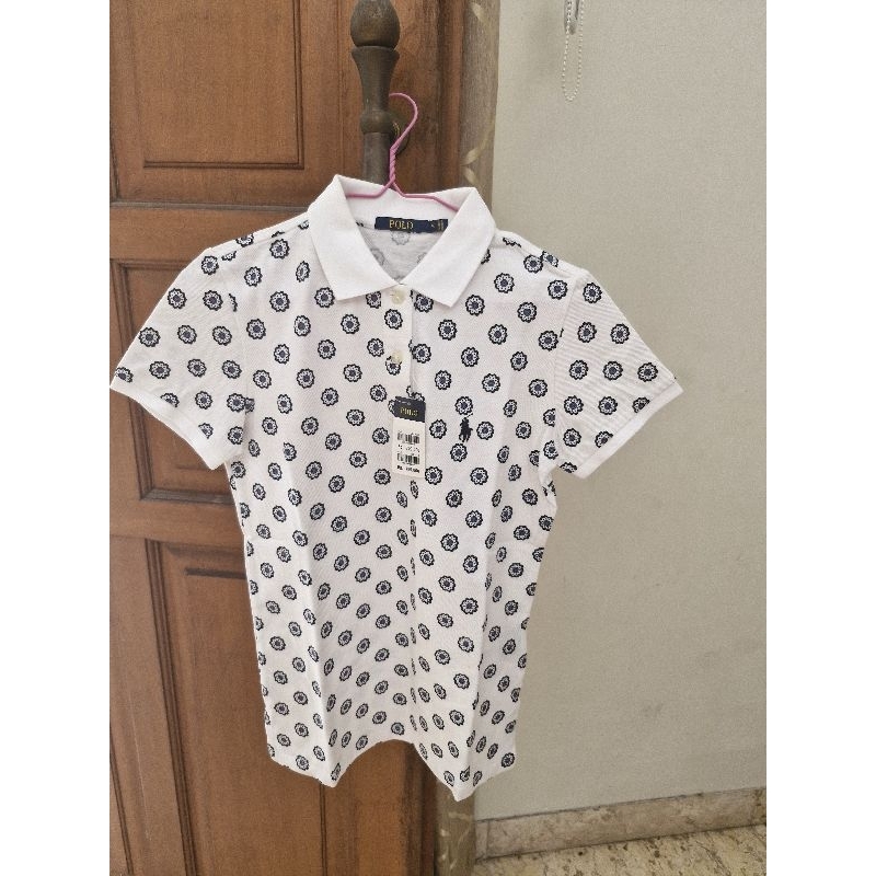 Kaos Berkerah Polo motif bunga warna putih