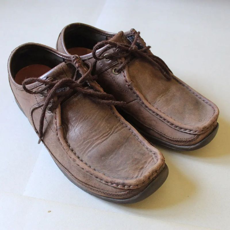 Sepatu Caterpillar leather shoes