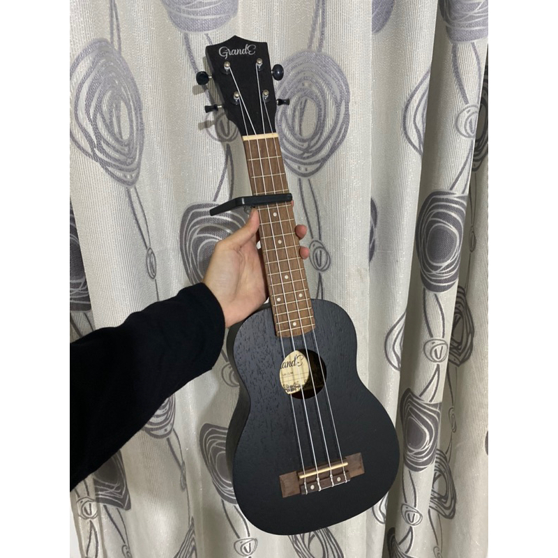 Ukulele grande