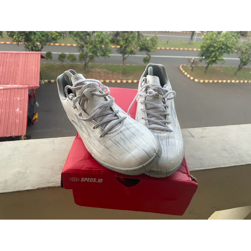 specs ls reborn white size 44 second