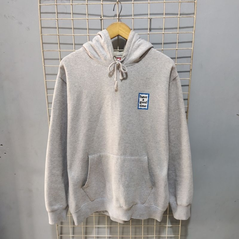 hoodie hagt small logo