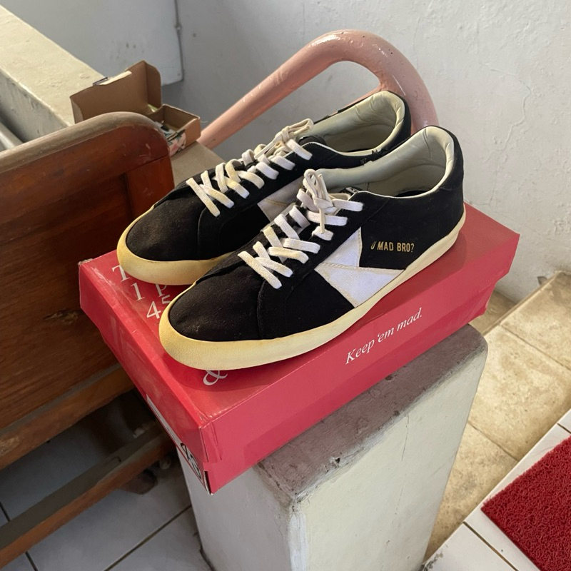 Sepatu / Sneakers KEM Footwear Second / Preloved