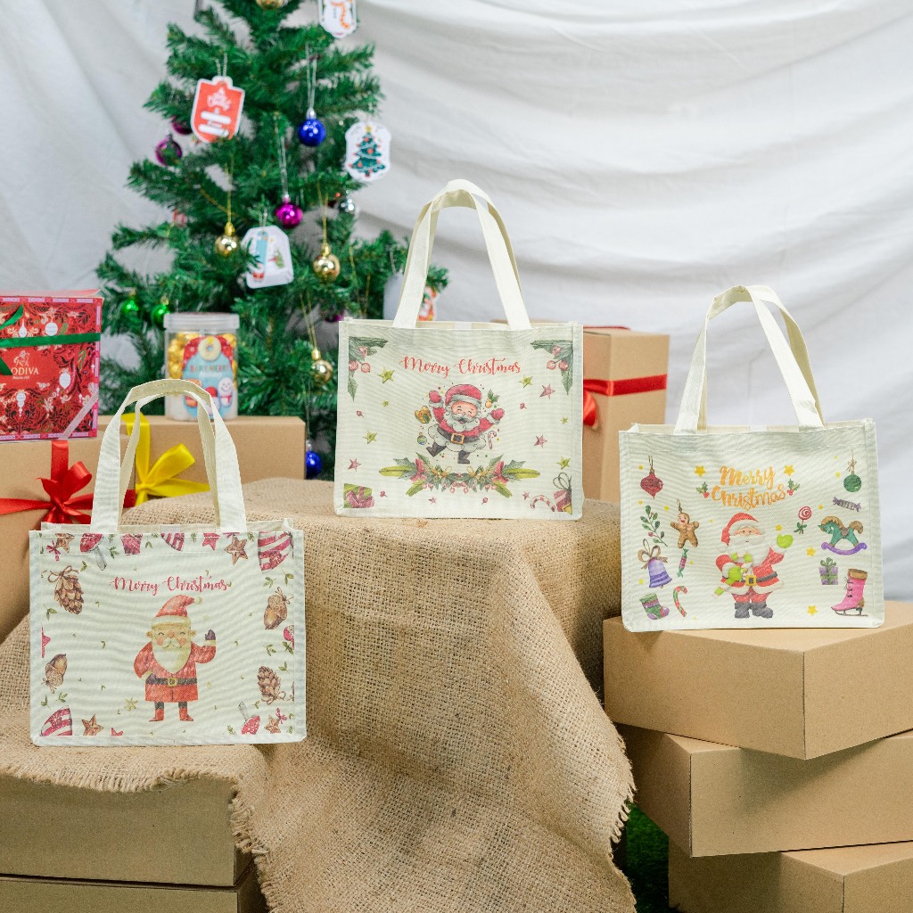 

[READY STOK] Hampers Natal Premium Poliyester Unik Mewah Ukuran 20x25