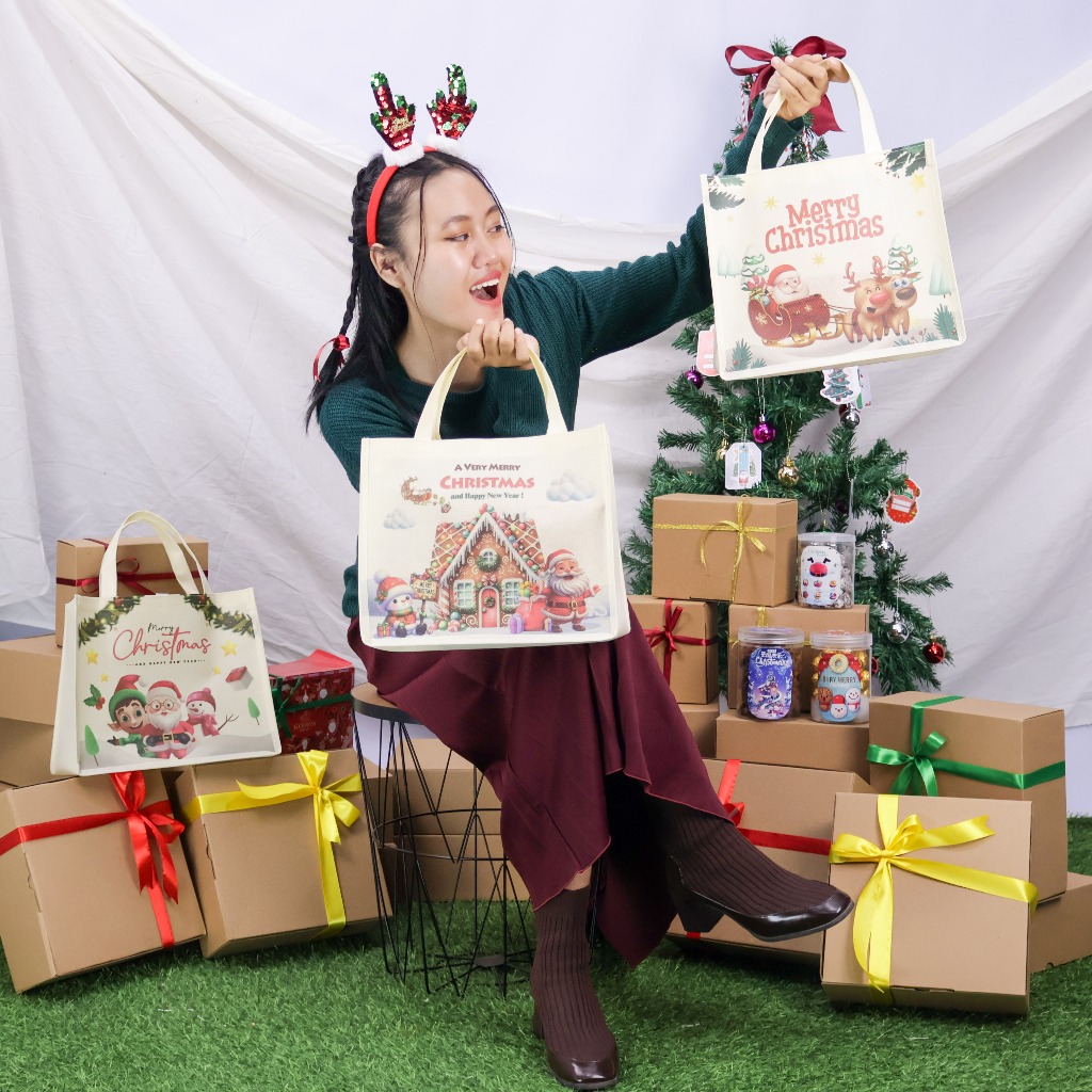 

Ready Stok Hampers Edisi Natal/ Goodie Bag Souvenir Merry Christmas Langsung Kirim T25 P30