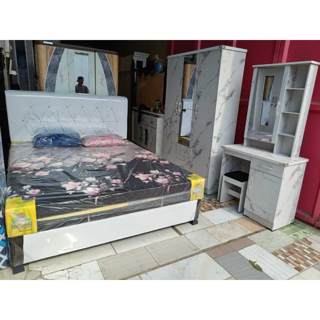 SET KAMAR / DIVAN DAN KASUR INOAC LEMARI 3 PINTU MEJA RIAS FREE BANTAL DAN GULING