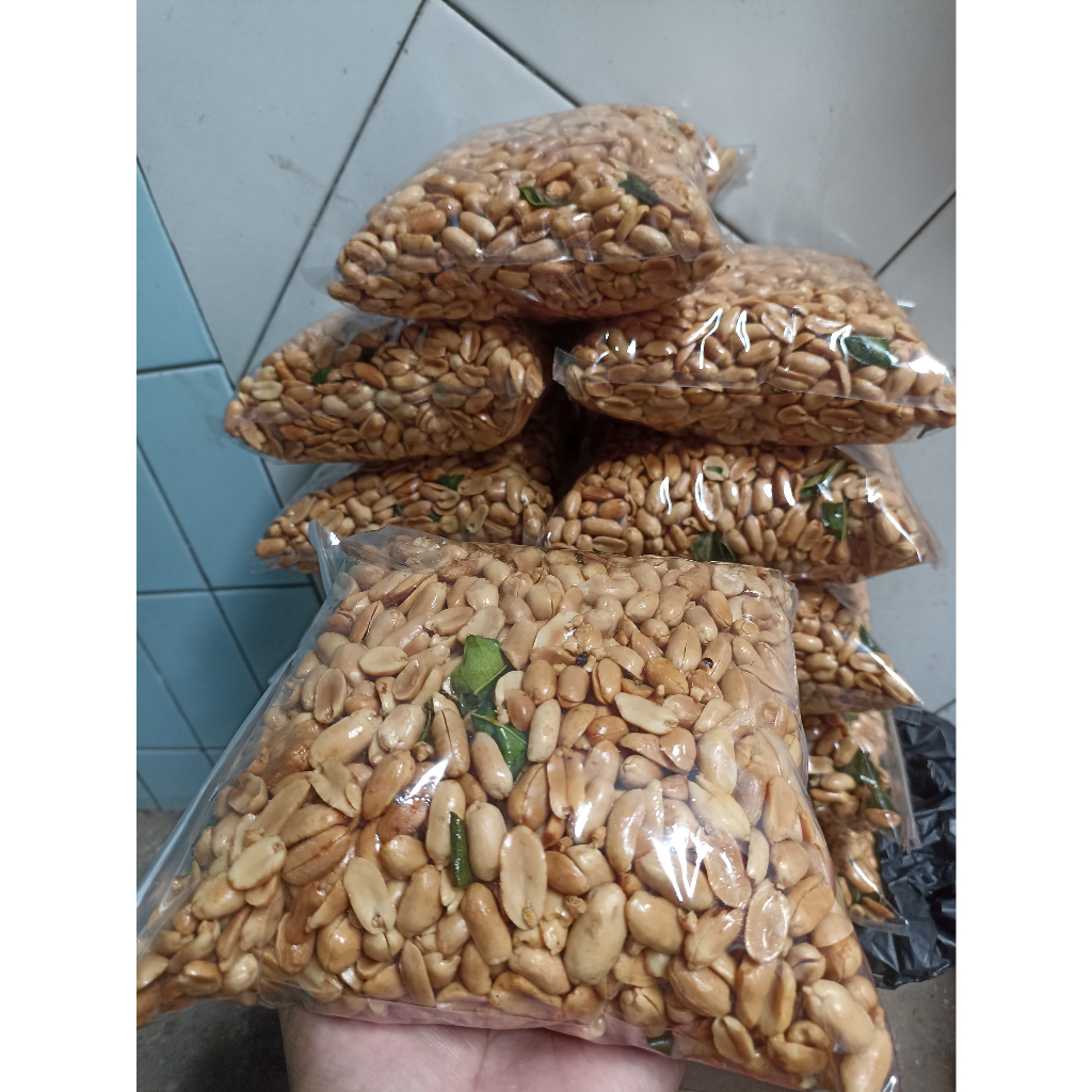 

Kacang Bawang Daun Jeruk 250gr