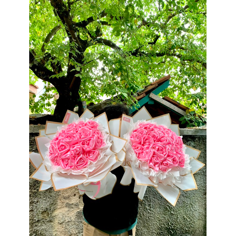 

Pita Satin Bouquet ( no glitter )