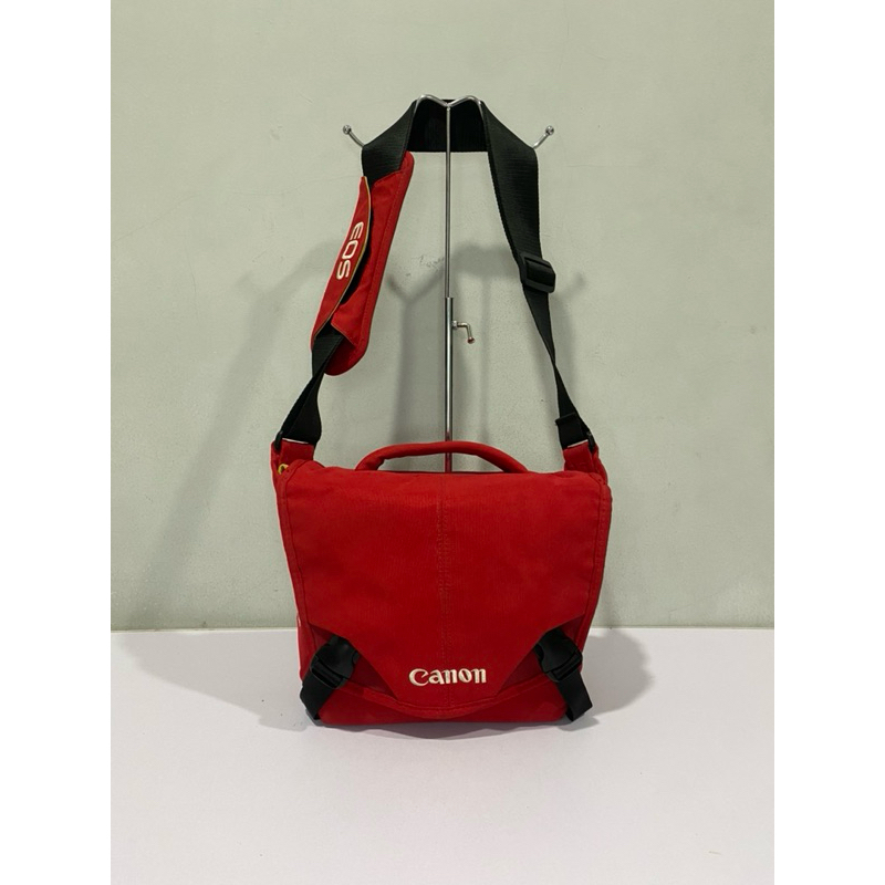 tas sling crumpler The five million dollar home