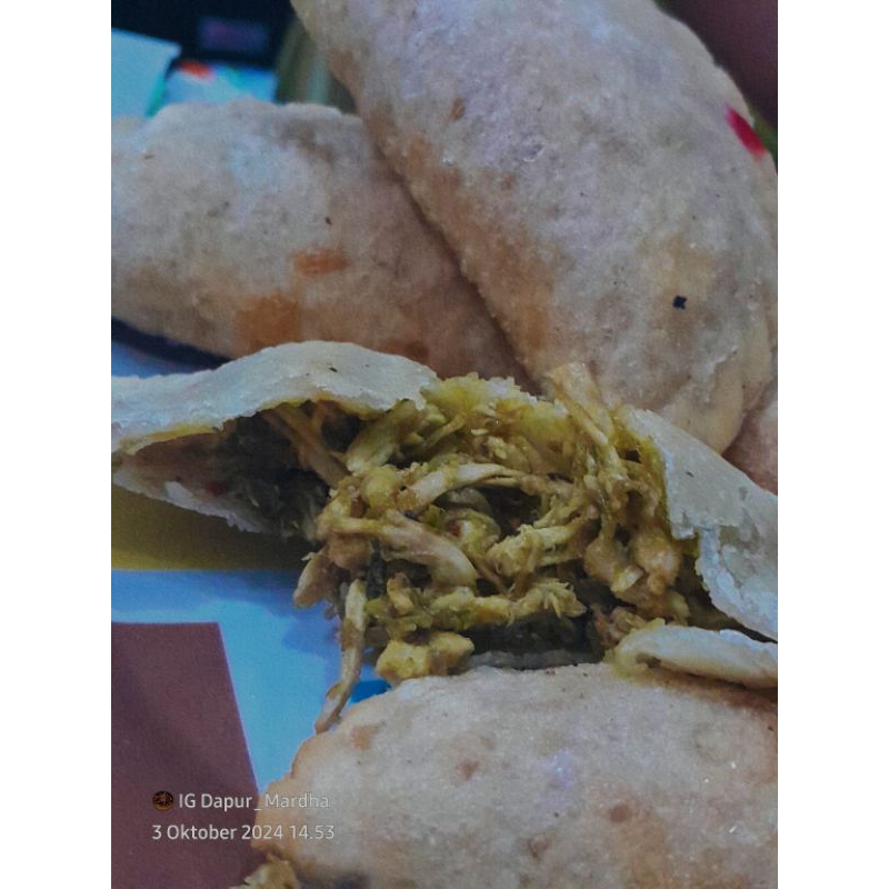 

Cireng isi Ayam Cabe Hijau