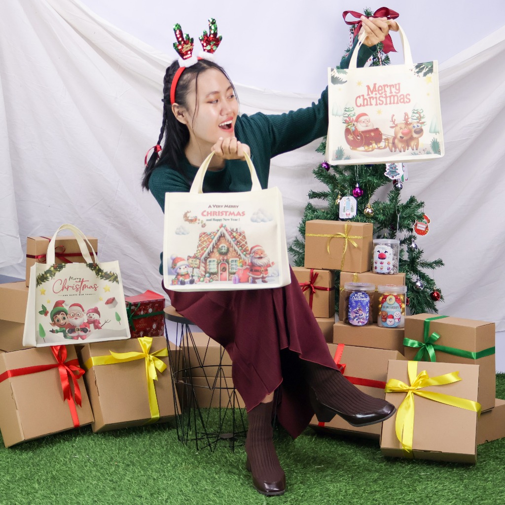 

Ready Stok Hampers Edisi Natal/ Goodie Bag Souvenir Merry Christmas Bisa Beli Satuan T25 P30