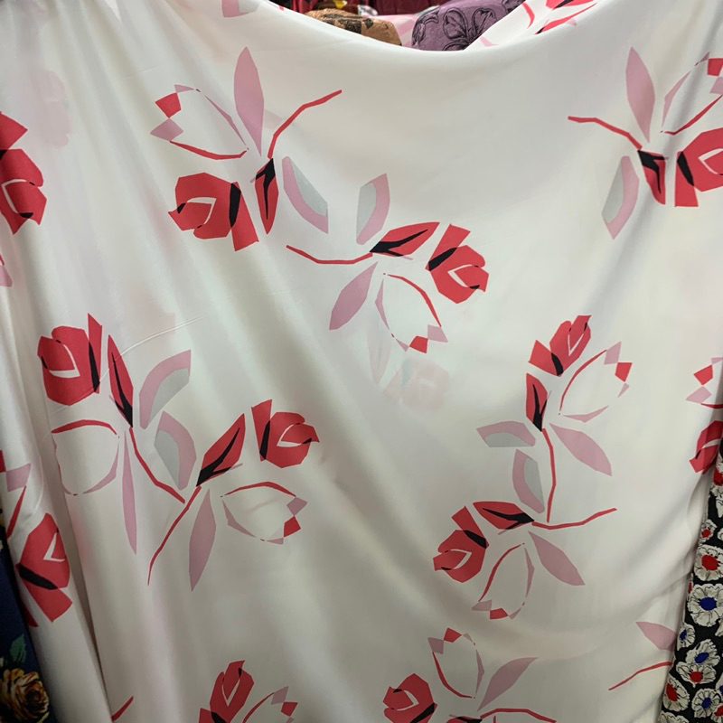 kain silk motif - kain silk premium - kain armany silk motif - kain dress silk import
