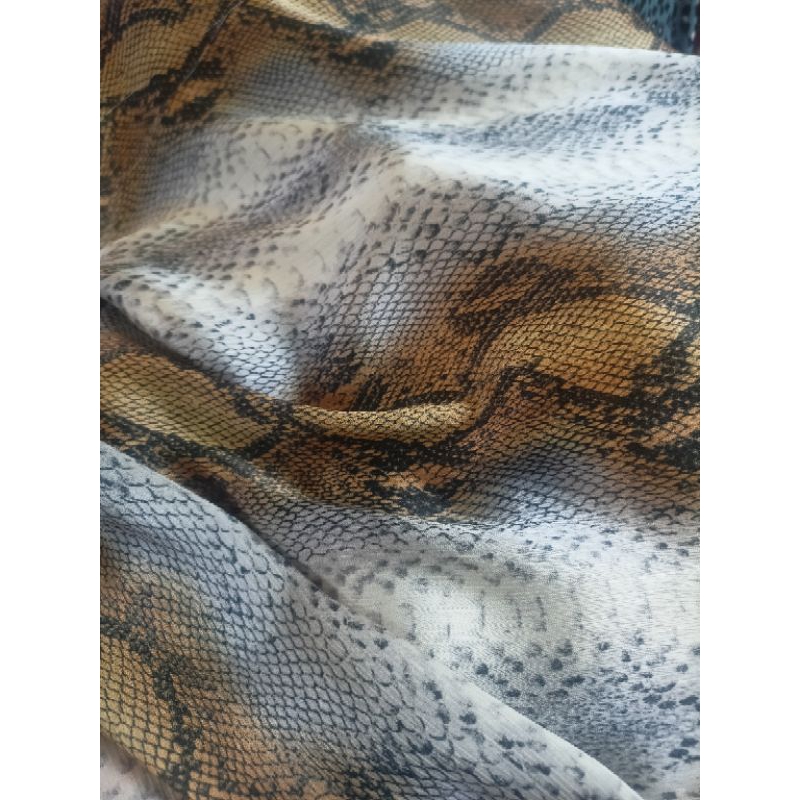 Bahan Yoryu Ceruty motif kulit ular