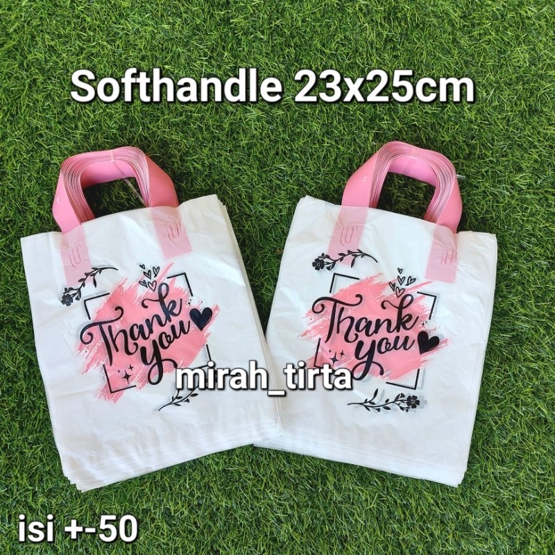 

SH 23X25CM ISI 50 . Softhandle thank you 23x25 cm . kantong plong motif. sh 23cm softhandle thank you . kresek online shop olshop motif