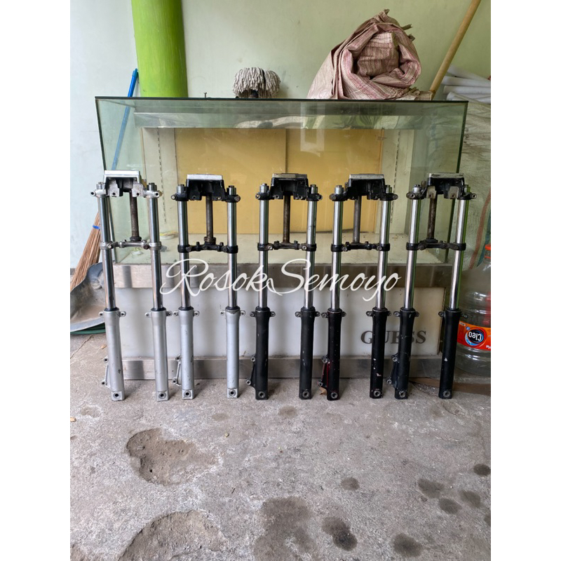 Shockbreaker shock sekok depan Megapro Primus komplit segitiga atas bawah original bekas copotan sko