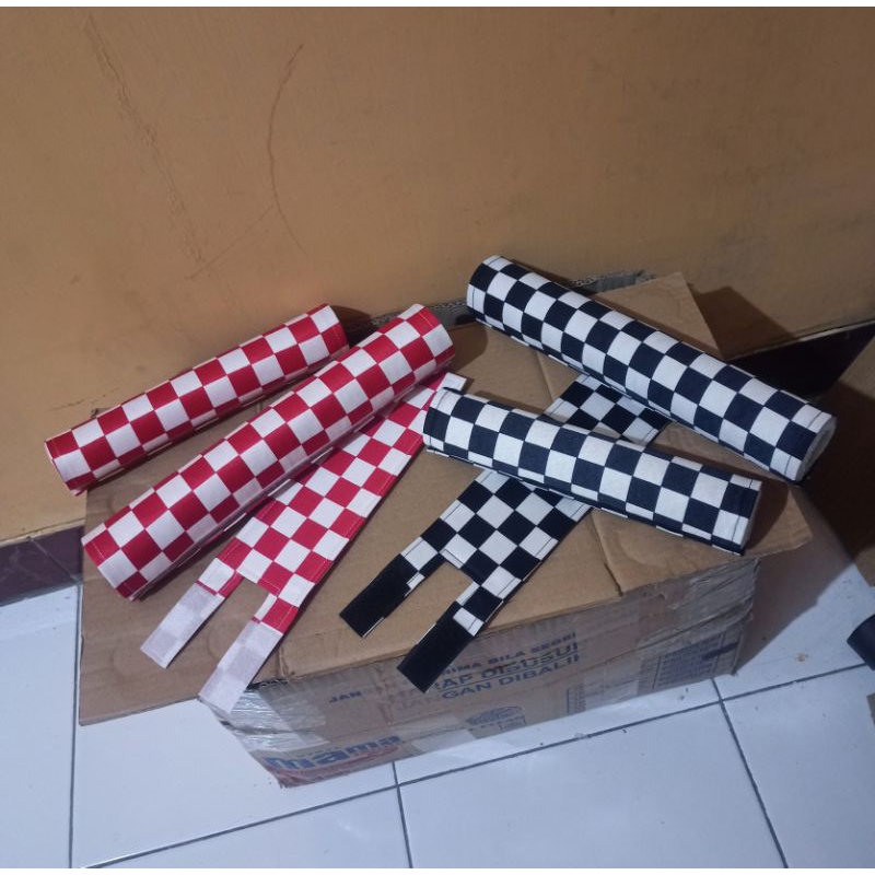 padset BMX catur busa pad sepeda bmx cover busa bmx checker board sisa merah putih