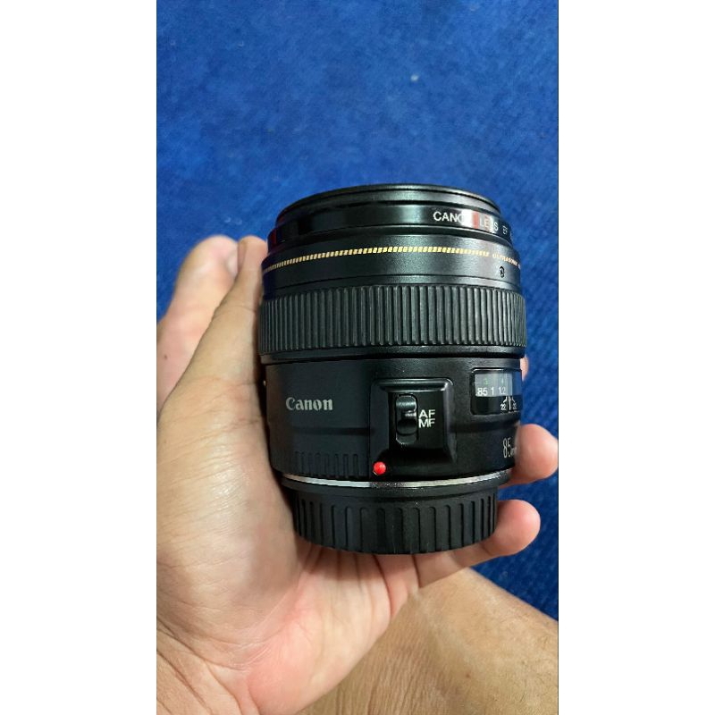lensa canon 85MM usm f1. 8