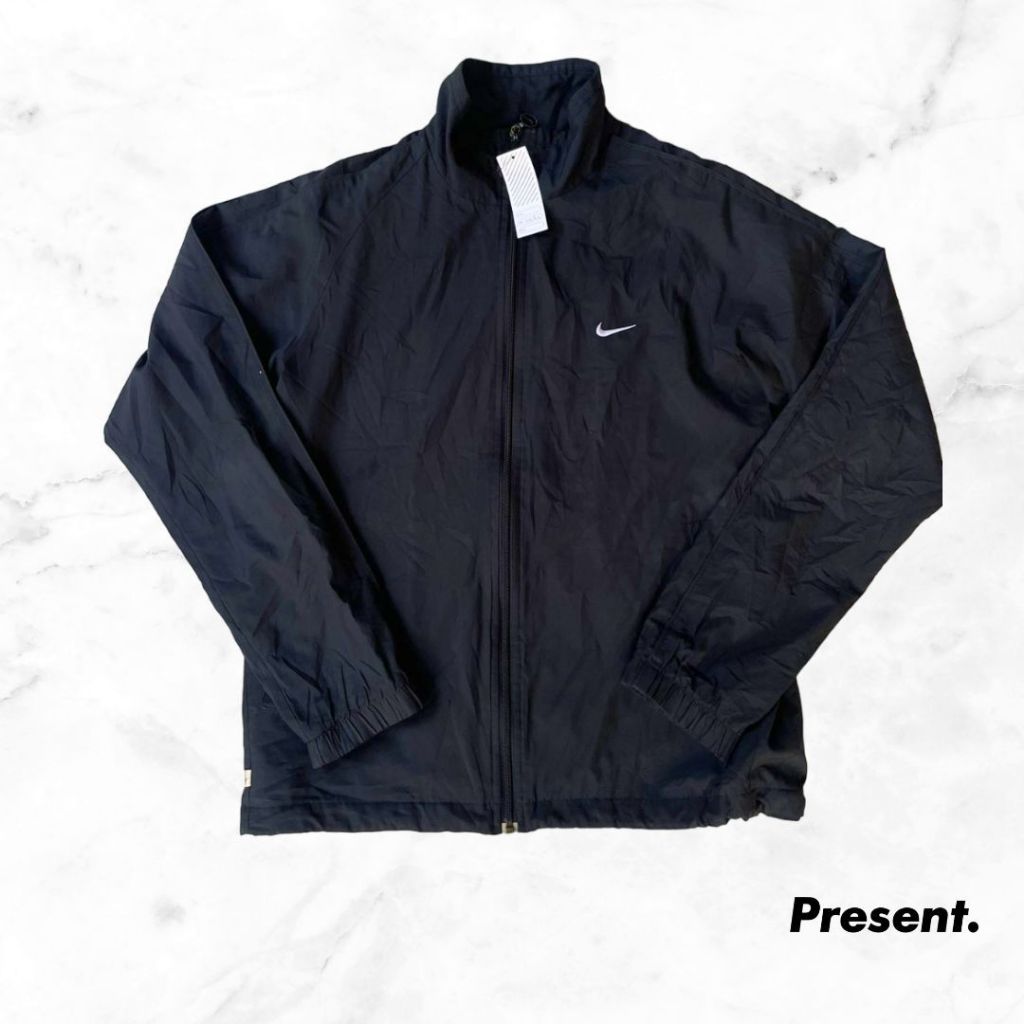 Jaket Nike Windbreaker Hitam Polos Original ex Display Store