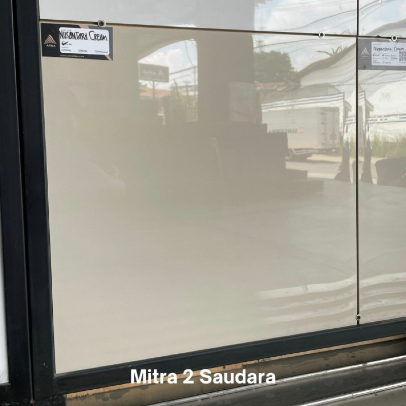 Granite lantai arna 60x60cm Nusantara cream