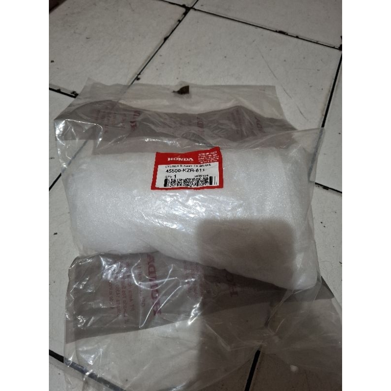 CYLINDER ASSY DEPAN MASTER REM depan set original vario125tecno 45500-KZR-611
