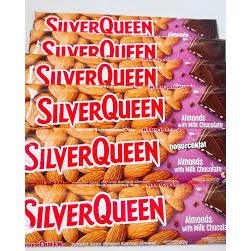 

SILVERQUEEN CHUNKY BAR 26 GR - COKELAT SILVER QUEEN CHUNKY BAR ( 1 PC )