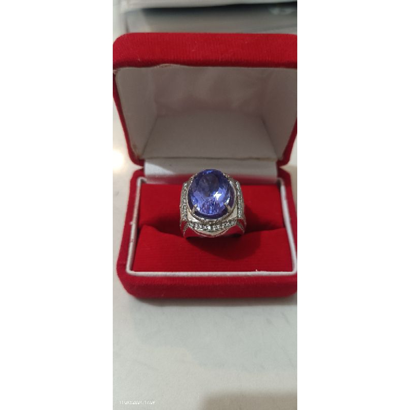 Natural colour change fluorite