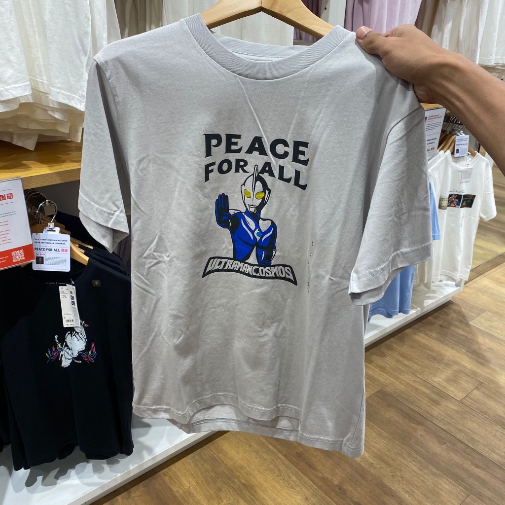 Jastip. Tshirt Uniqlo X Ultraman MAN