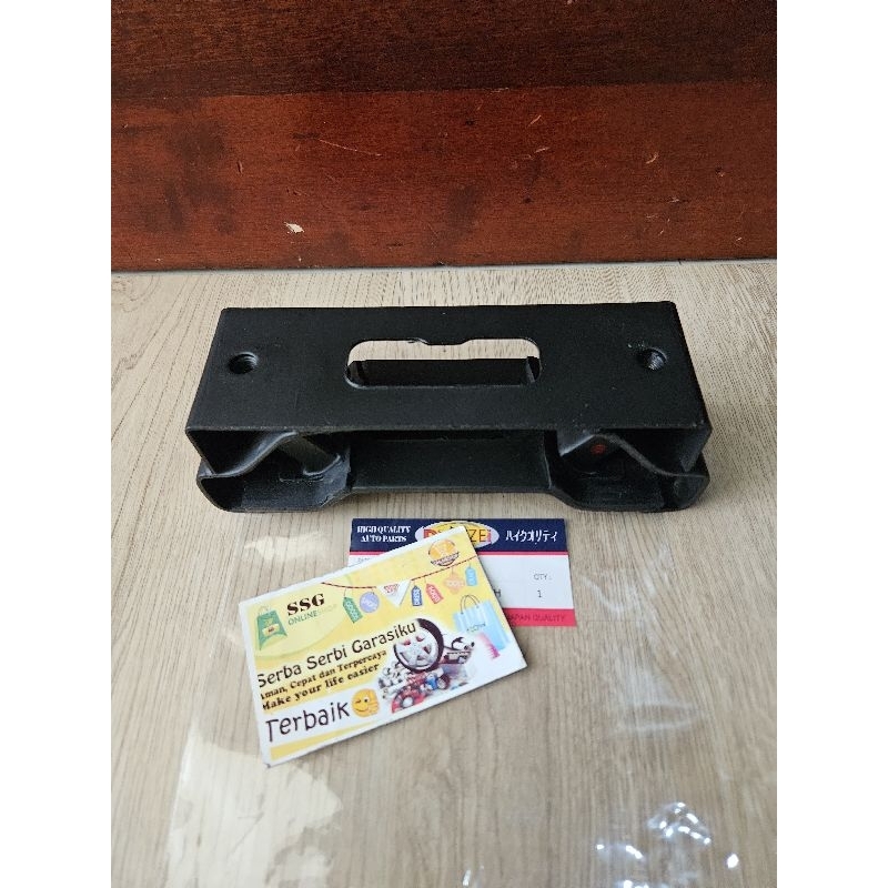 Engine mounting belakang Suzuki Escudo 2000cc