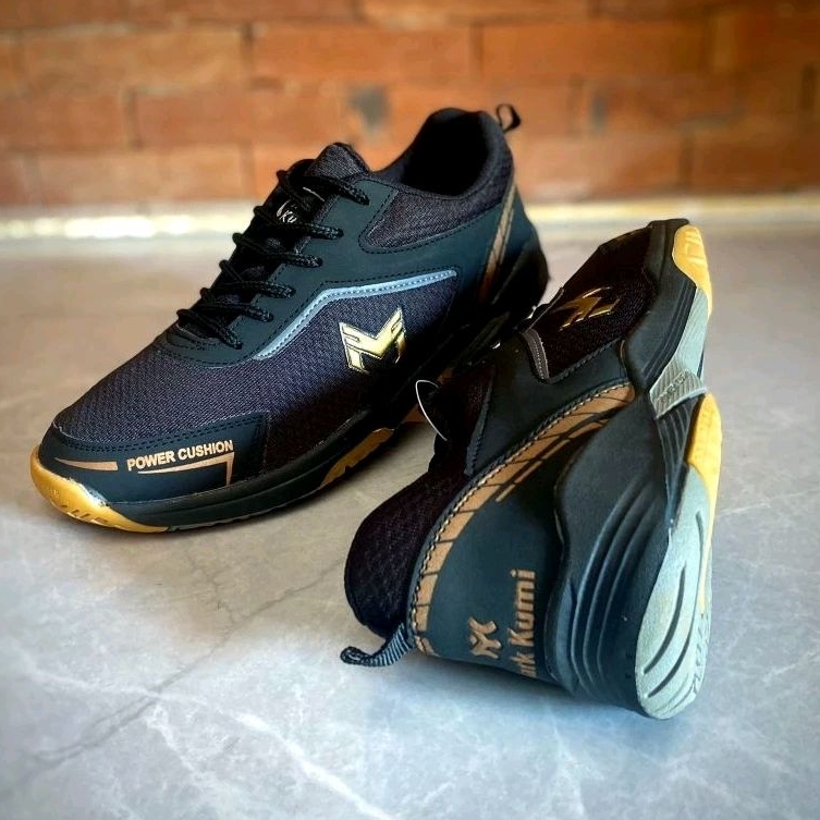 sepatu batminton original markumi sol berdecit ngak licin