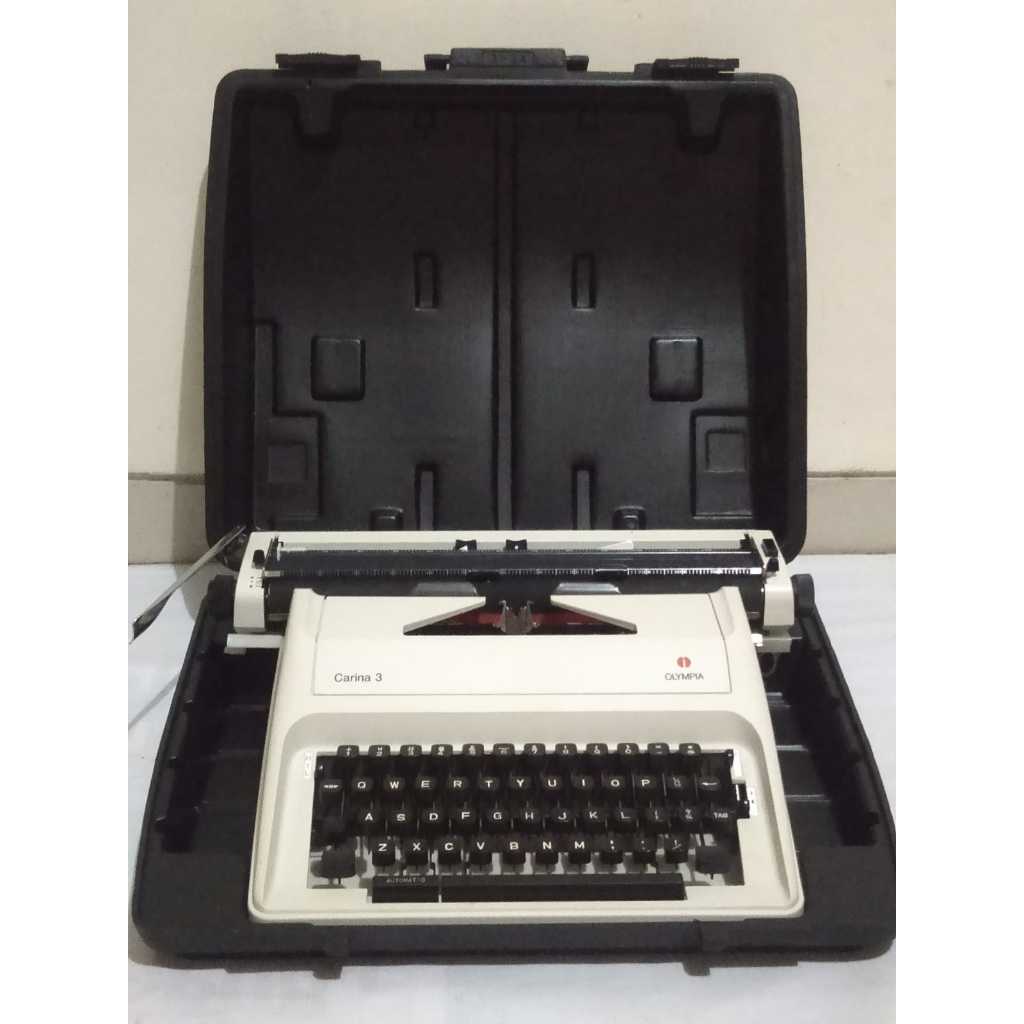 Mesin Tik Manual Olympia Carina 3