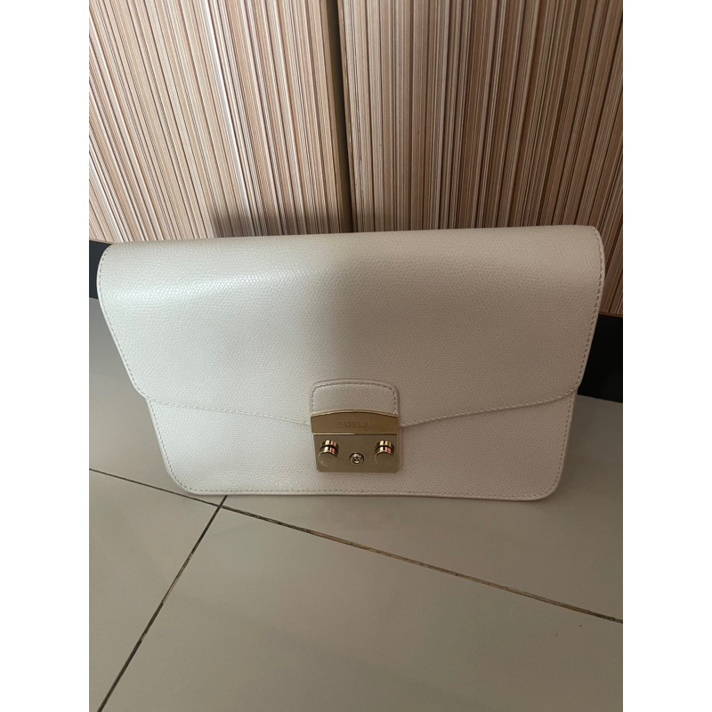 Tas Furla warna putih Preloved