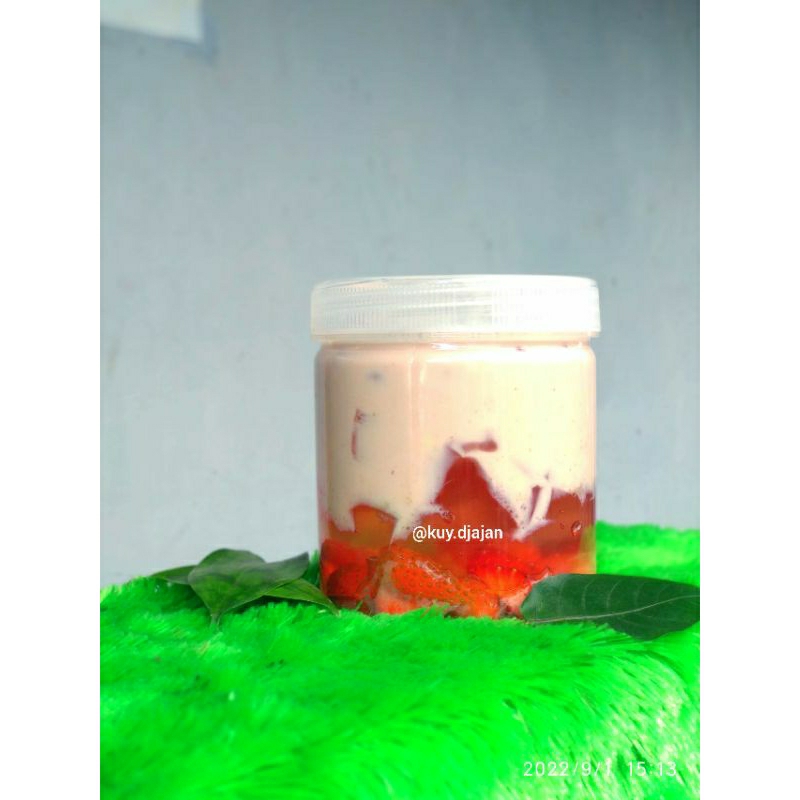 

Berry Go/Strawberry Sagoo/Dessert Creamy