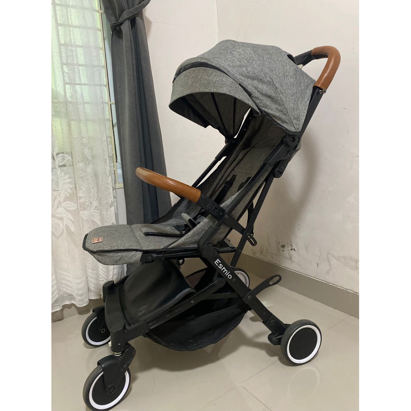 Preloved Stroller babydoes esmio