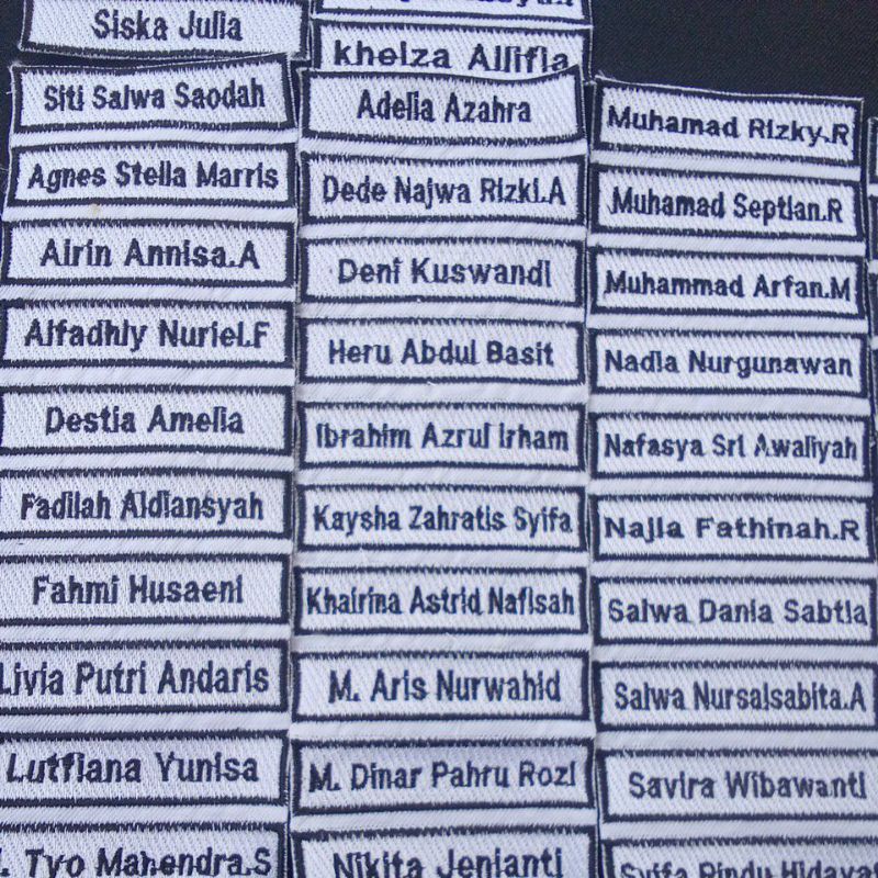 

bet bed Papan nama dada sekolah/ pondok bisa satuan bordir komputer