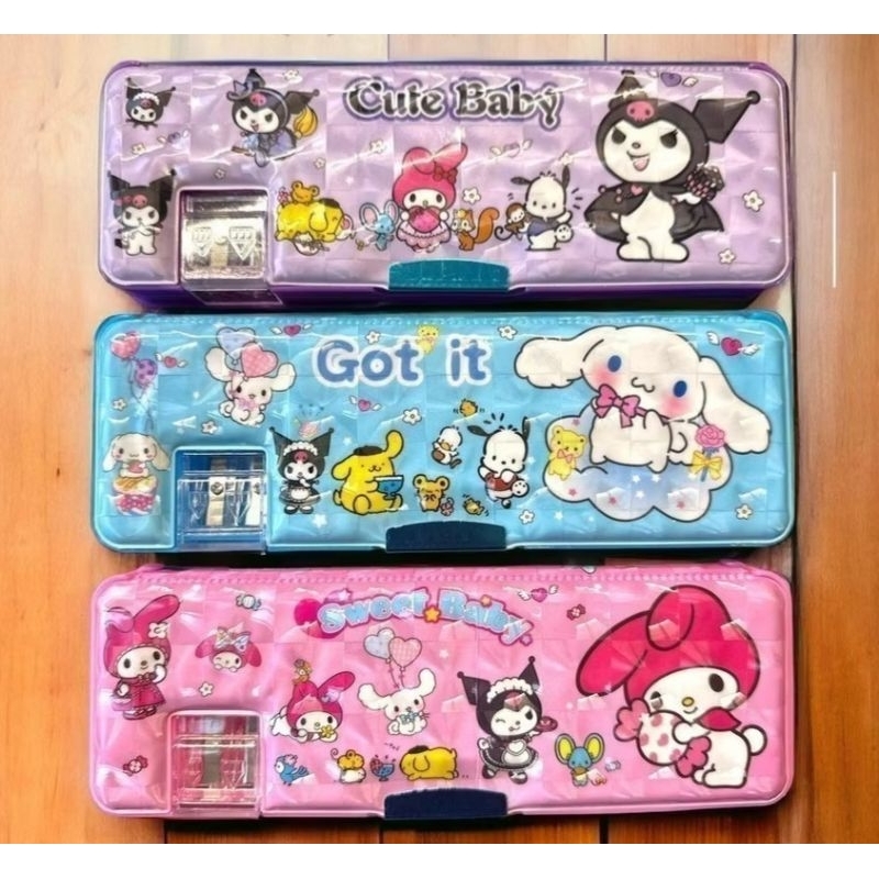 

Tempat Pensil Magnet Karakter 2 Sisi / Kotak Pensil Magnet Karakter Dengan Rautan Mini / Pensil Case Sanrio Kuromi Hologram Lucu