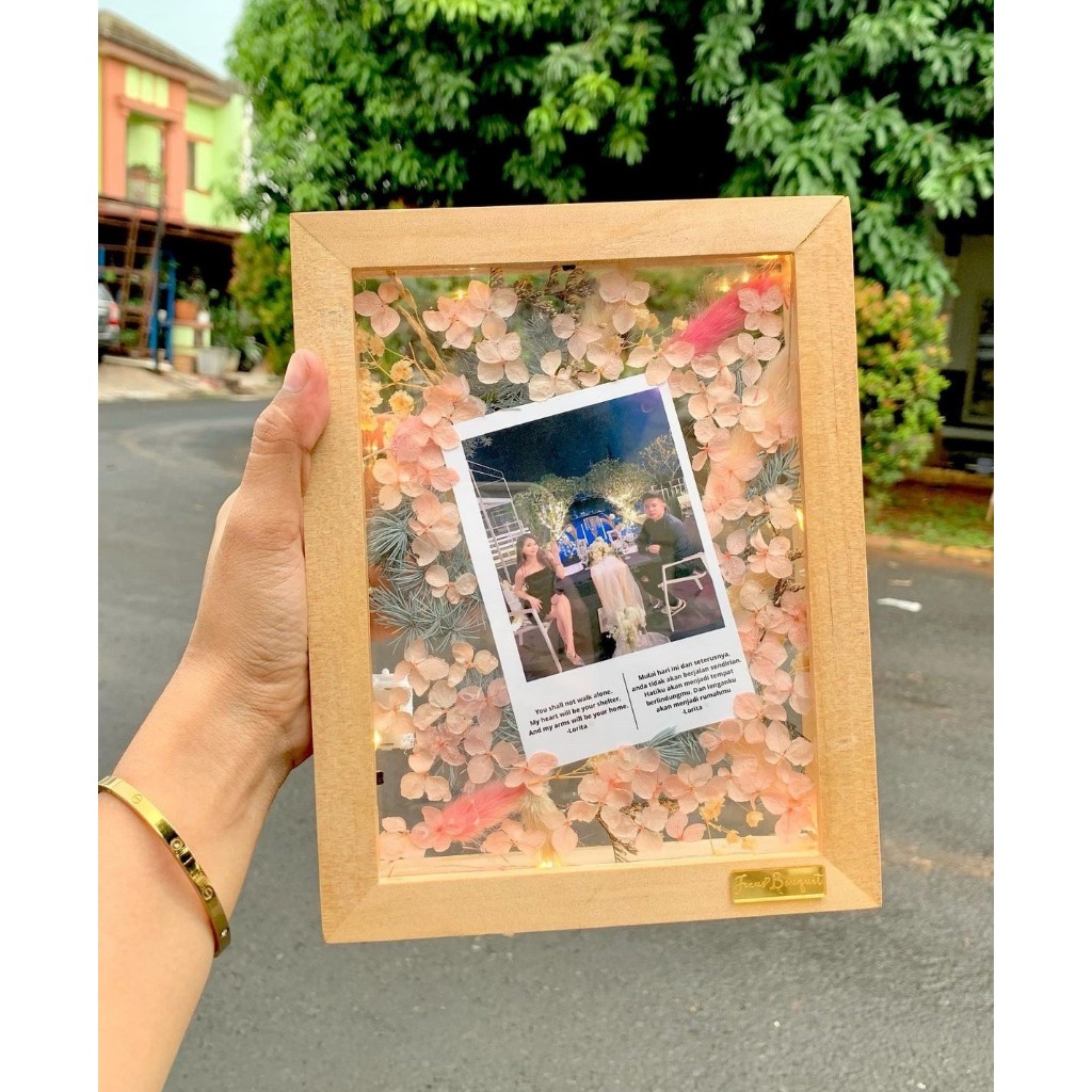 [TIDAK PO] Floating Frame Flower Acrylic / Frame Foto Akrilik / Bingkai Foto Akrili / Ide Hadiah uni