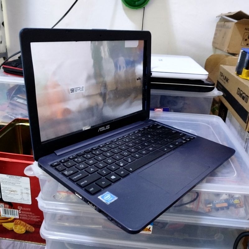 casing ASUS VIVOBOOK E203 E203M E202MA E203MAH E203NAH