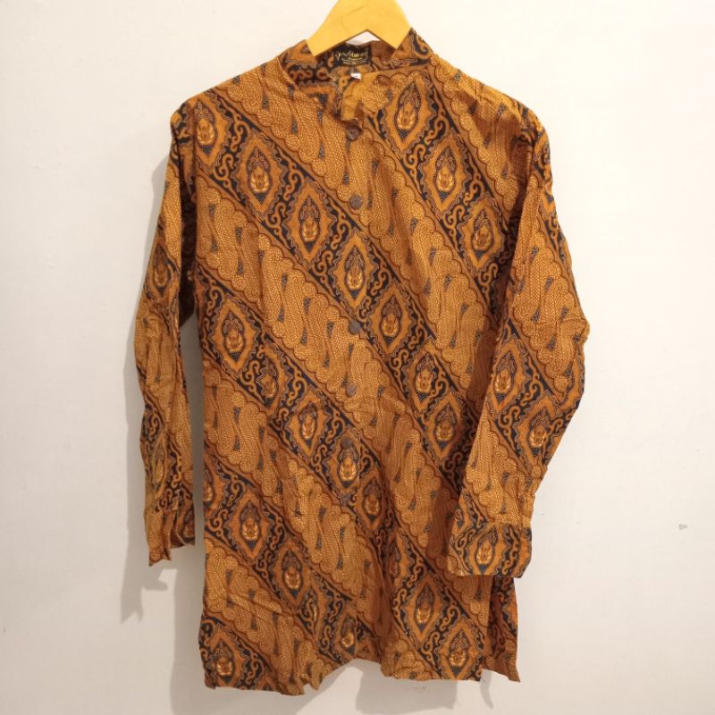 Preloved Kemeja Batik Sogan Wanita / Atasan Wanita Batik Sogan Solo